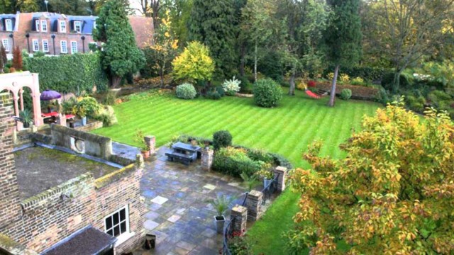 Patio, Garden, Backyard and Pool Landscaping and Decorating Ideas